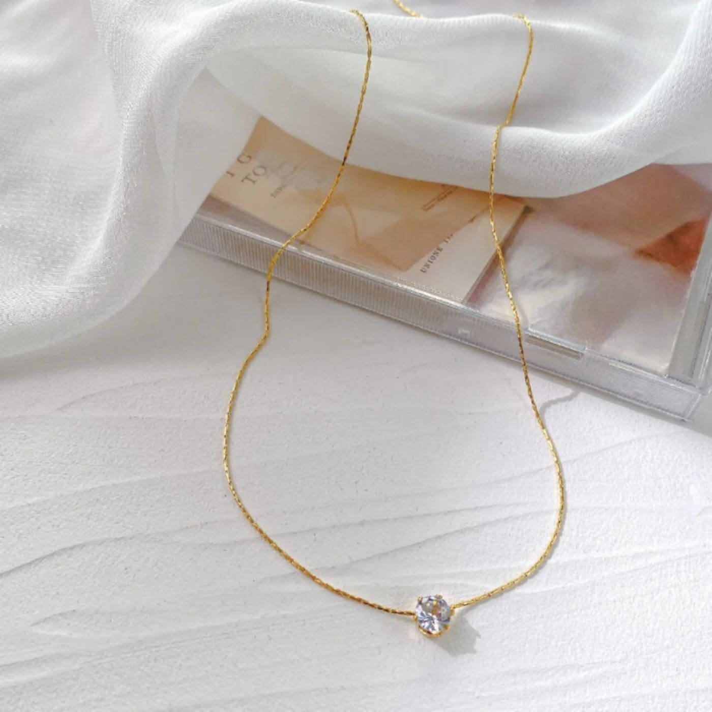 Elegant Diamond-Style Minimal Necklace