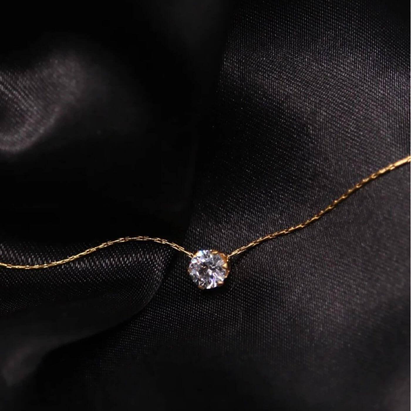 Elegant Diamond-Style Minimal Necklace