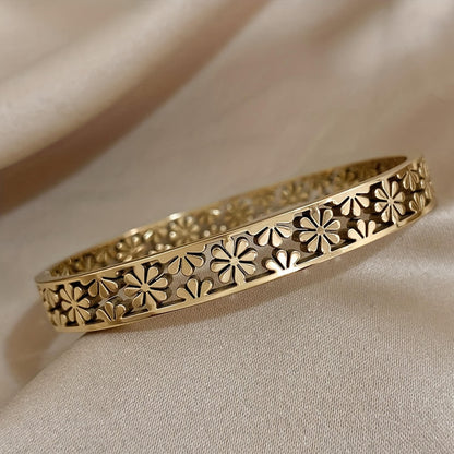 Elegant Flora Pattern Bangle Bracelet