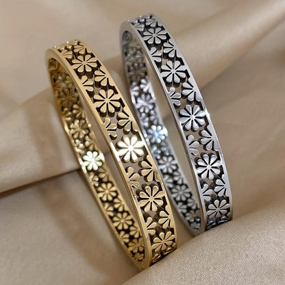 Elegant Flora Pattern Bangle Bracelet