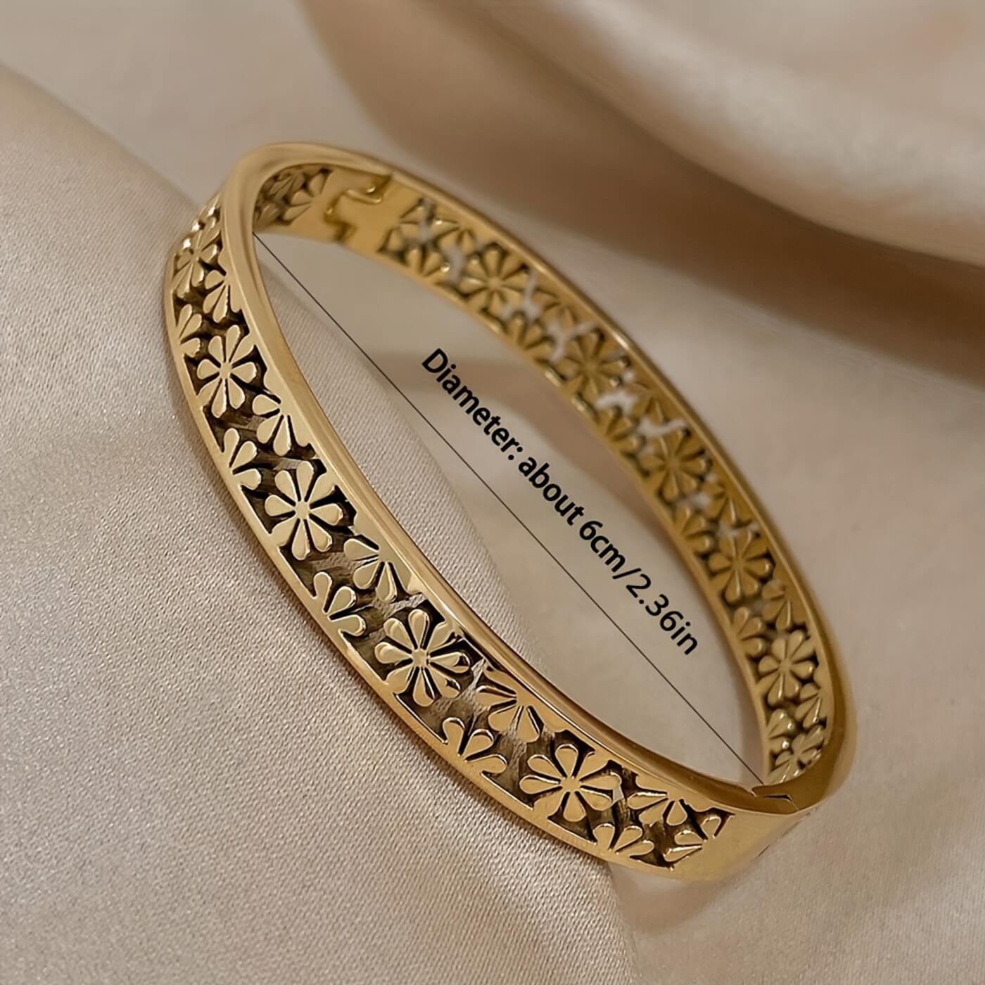 Elegant Flora Pattern Bangle Bracelet