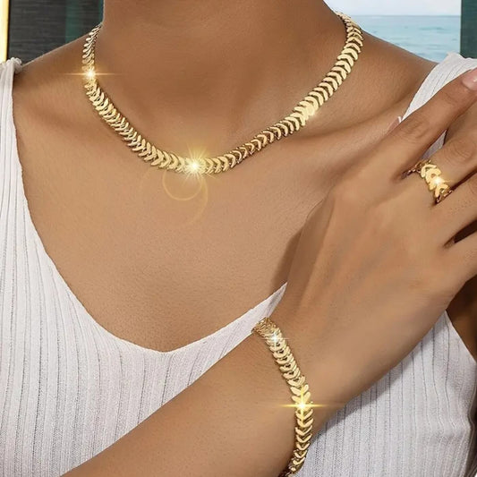 Elegant Gold Chevron Jewelry Set