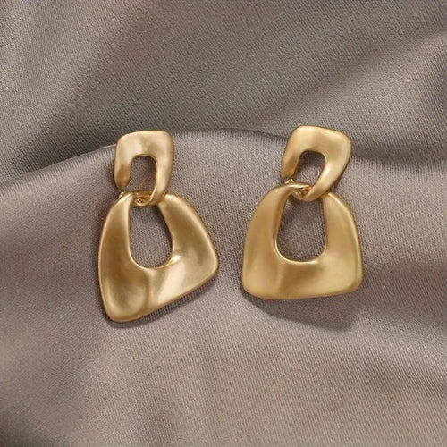 Elegant Gold Statement Drop Earrings