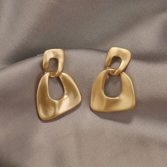 Elegant Gold Statement Drop Earrings
