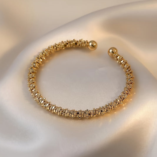 Elegant Golden Radiance Bangle