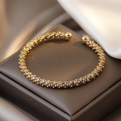 Elegant Golden Radiance Bangle