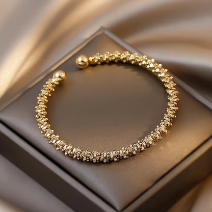Elegant Golden Radiance Bangle