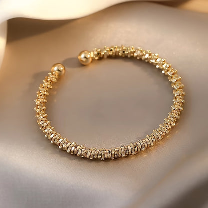 Elegant Golden Radiance Bangle