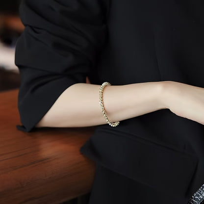Elegant Golden Radiance Bangle