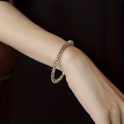 Elegant Golden Radiance Bangle