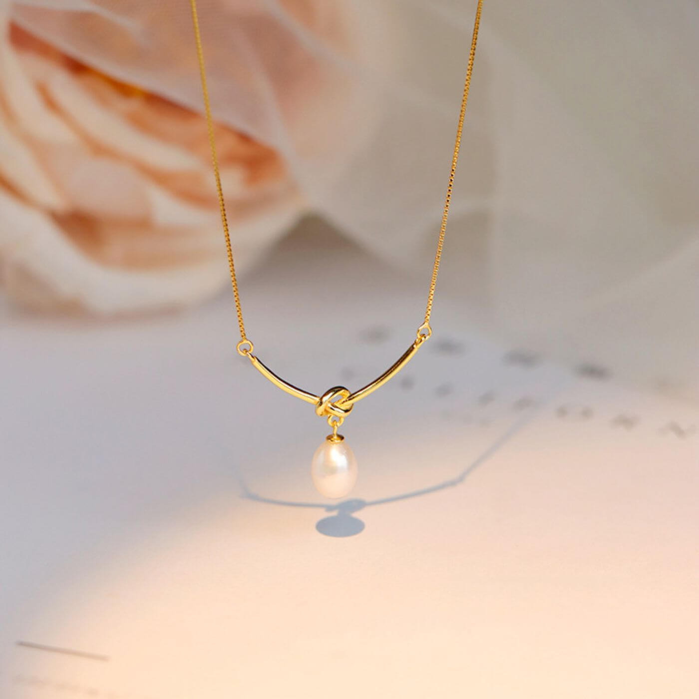 Elegant Pearl Drop Pendant Necklace