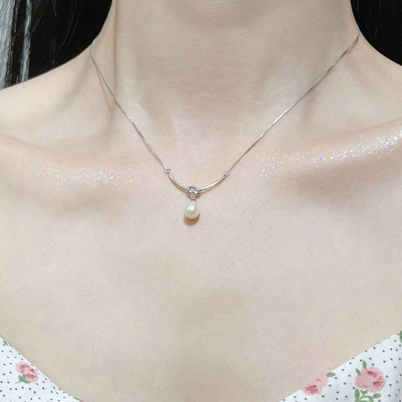 Elegant Pearl Drop Pendant Necklace