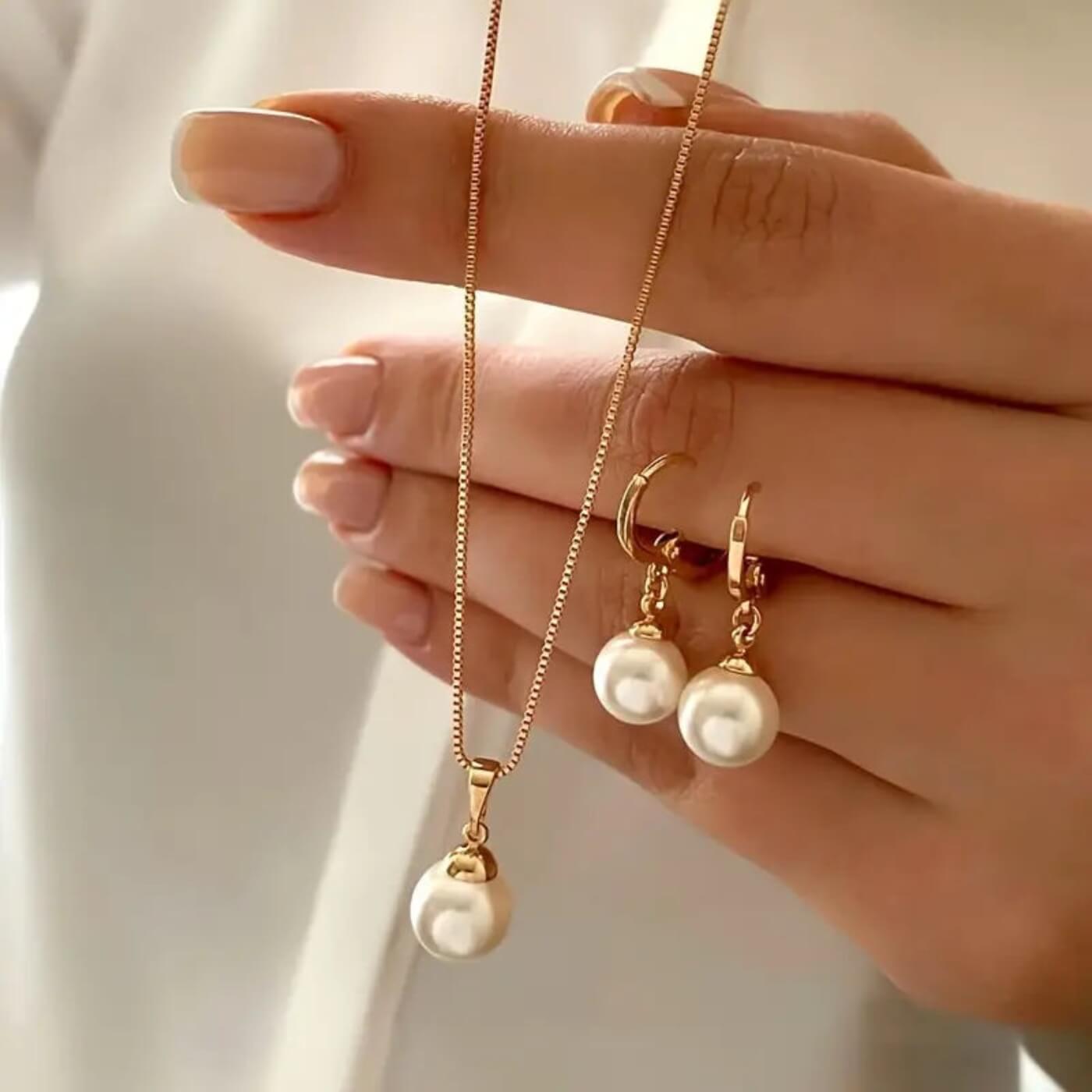 Elegant Pearl Gold Jewelry Set