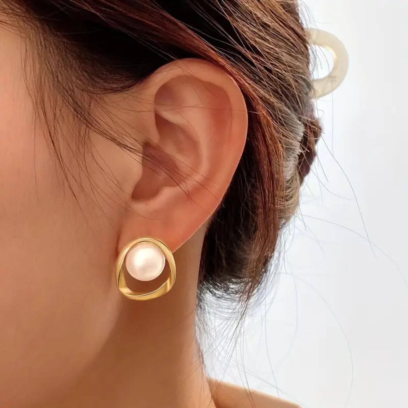 Elegant Pearl Gold Stud Earrings