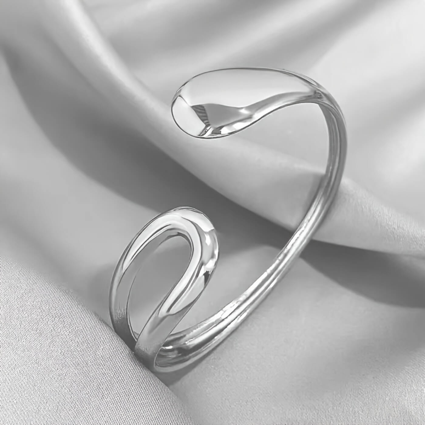 Elegant Teardrop Adjustable Bracelet