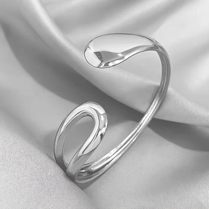 Elegant Teardrop Adjustable Bracelet