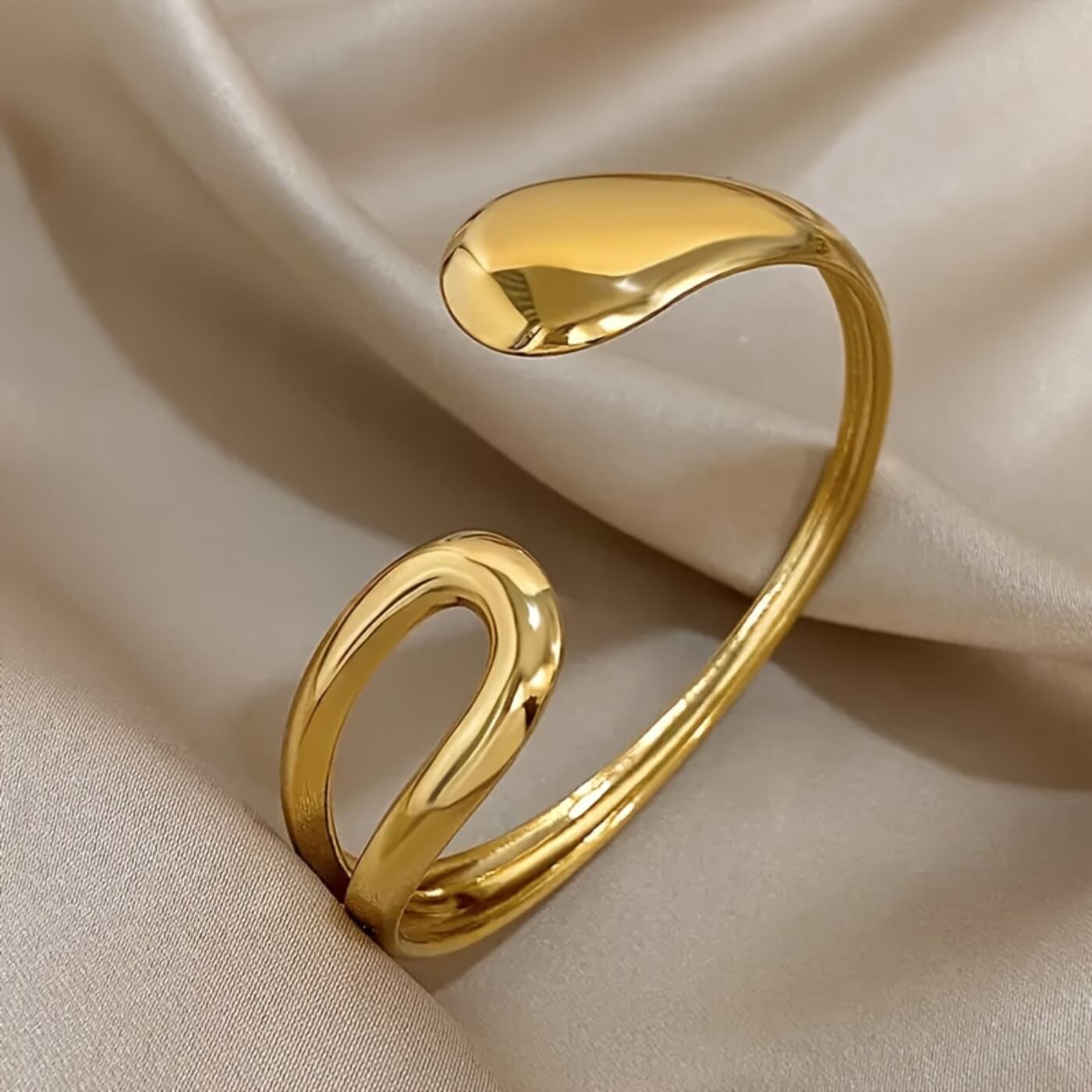 Elegant Teardrop Adjustable Bracelet