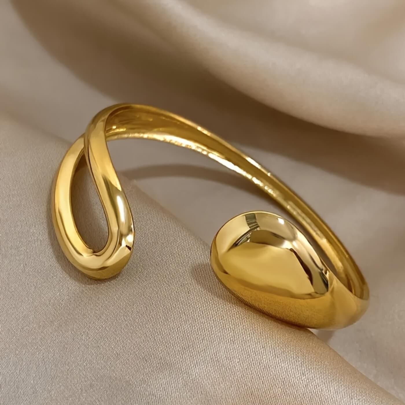 Elegant Teardrop Adjustable Bracelet