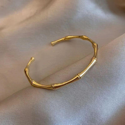 Elegant Textured Bangle Bracelet