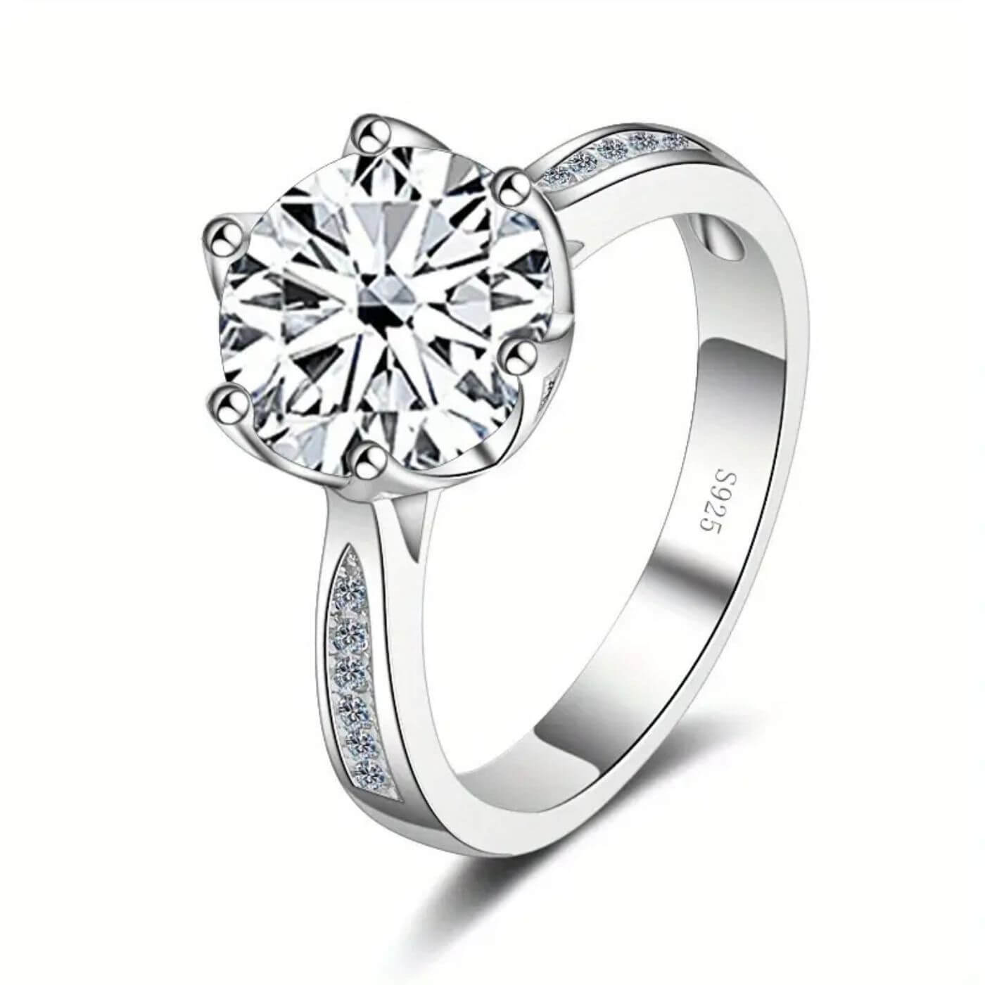 Elegant Zirconia Six-Claw Solitaire Ring