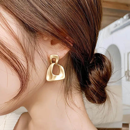Elegant Gold Statement Drop Earrings