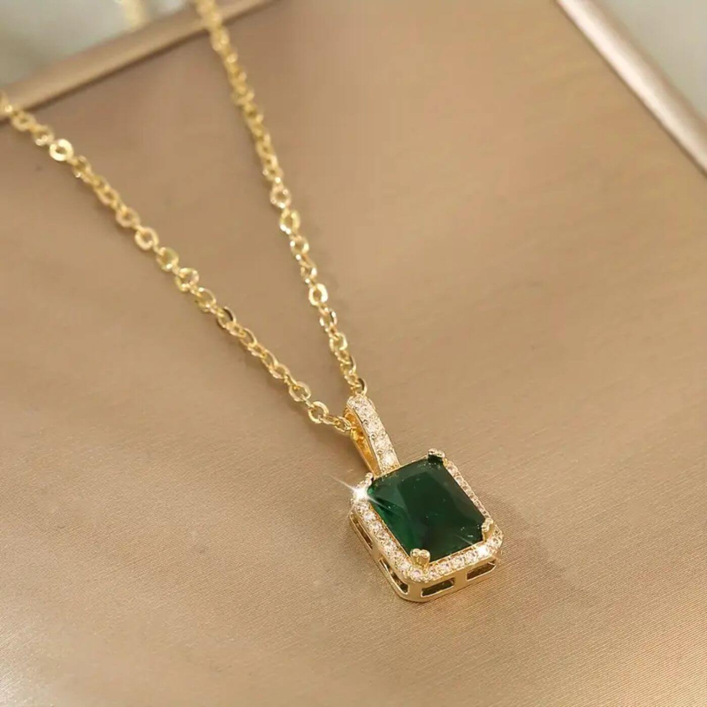 Emerald Radiance Pendant Necklace
