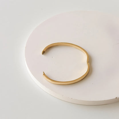 Exquisite Classic Bangle Bracelet