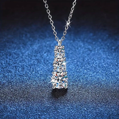 Exquisite Crystal Three-Stone Necklace