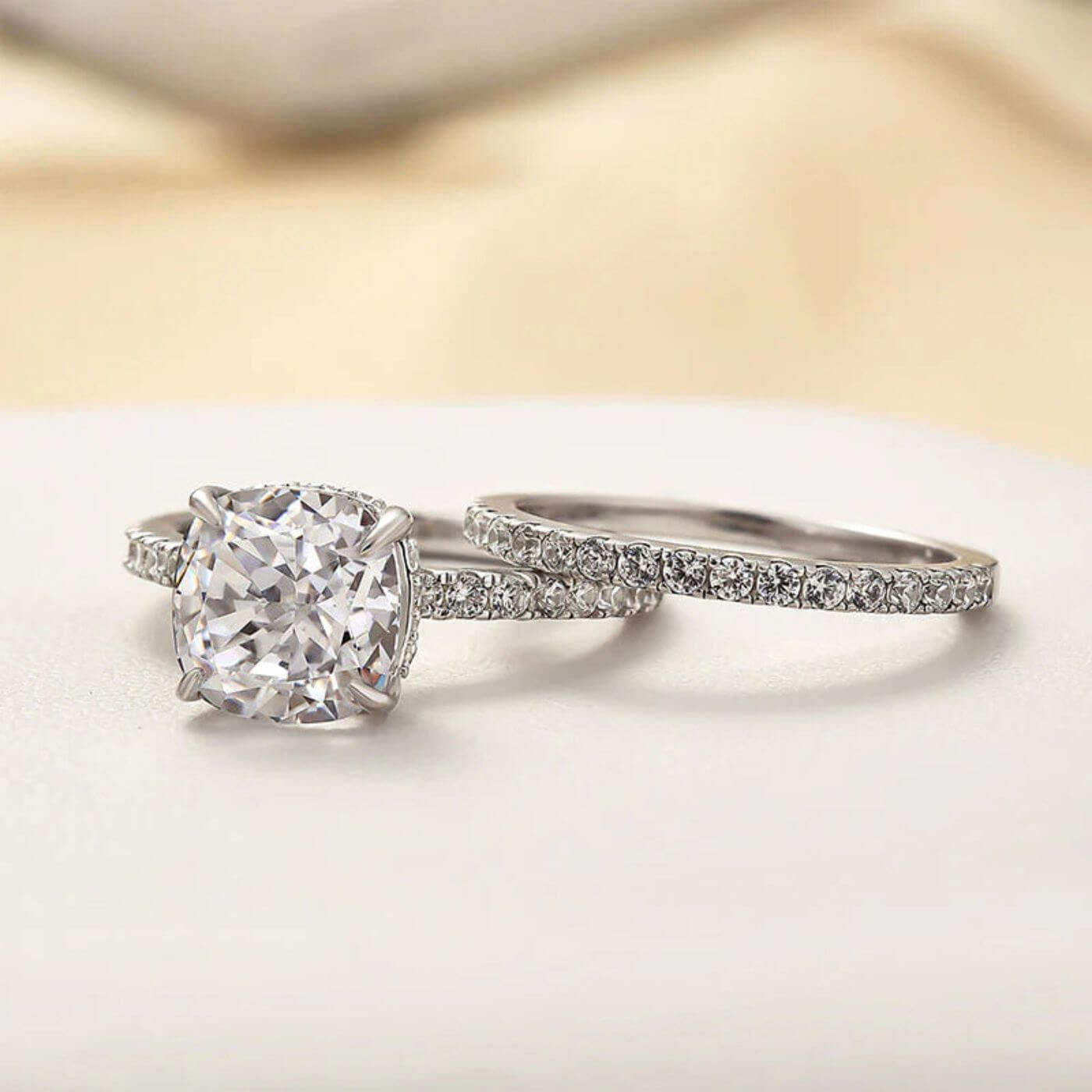 Exquisite Crystal Wedding Ring Set