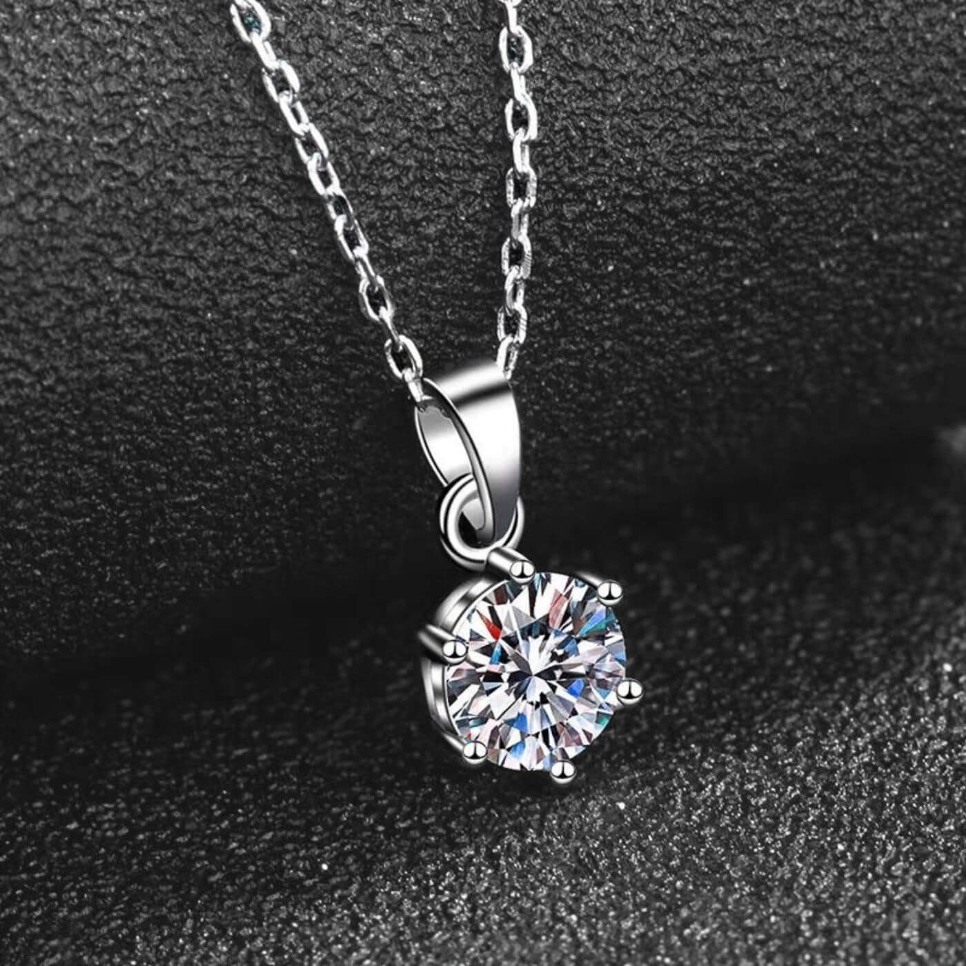 Exquisite Zirconia Round-Cut Necklace