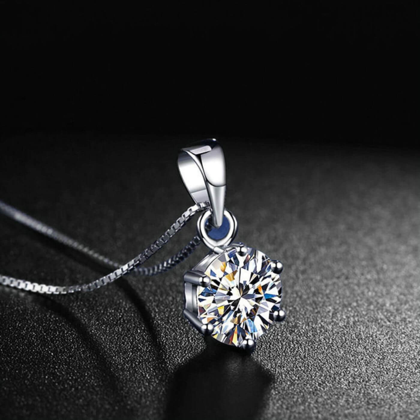 Exquisite Zirconia Round-Cut Necklace