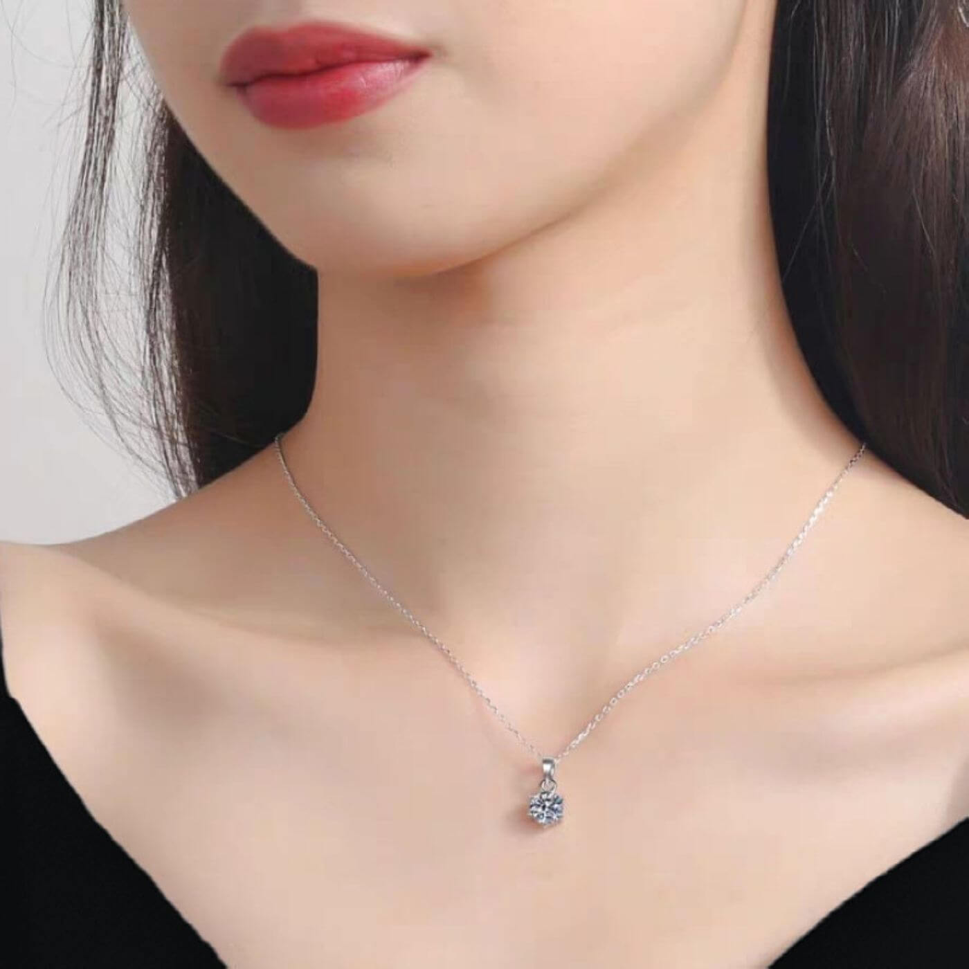 Exquisite Zirconia Round-Cut Necklace