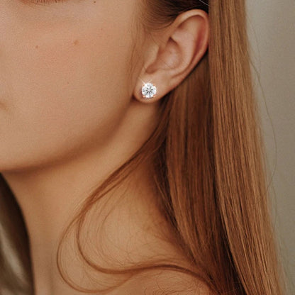 Exquisite Zirconia Stud Earrings