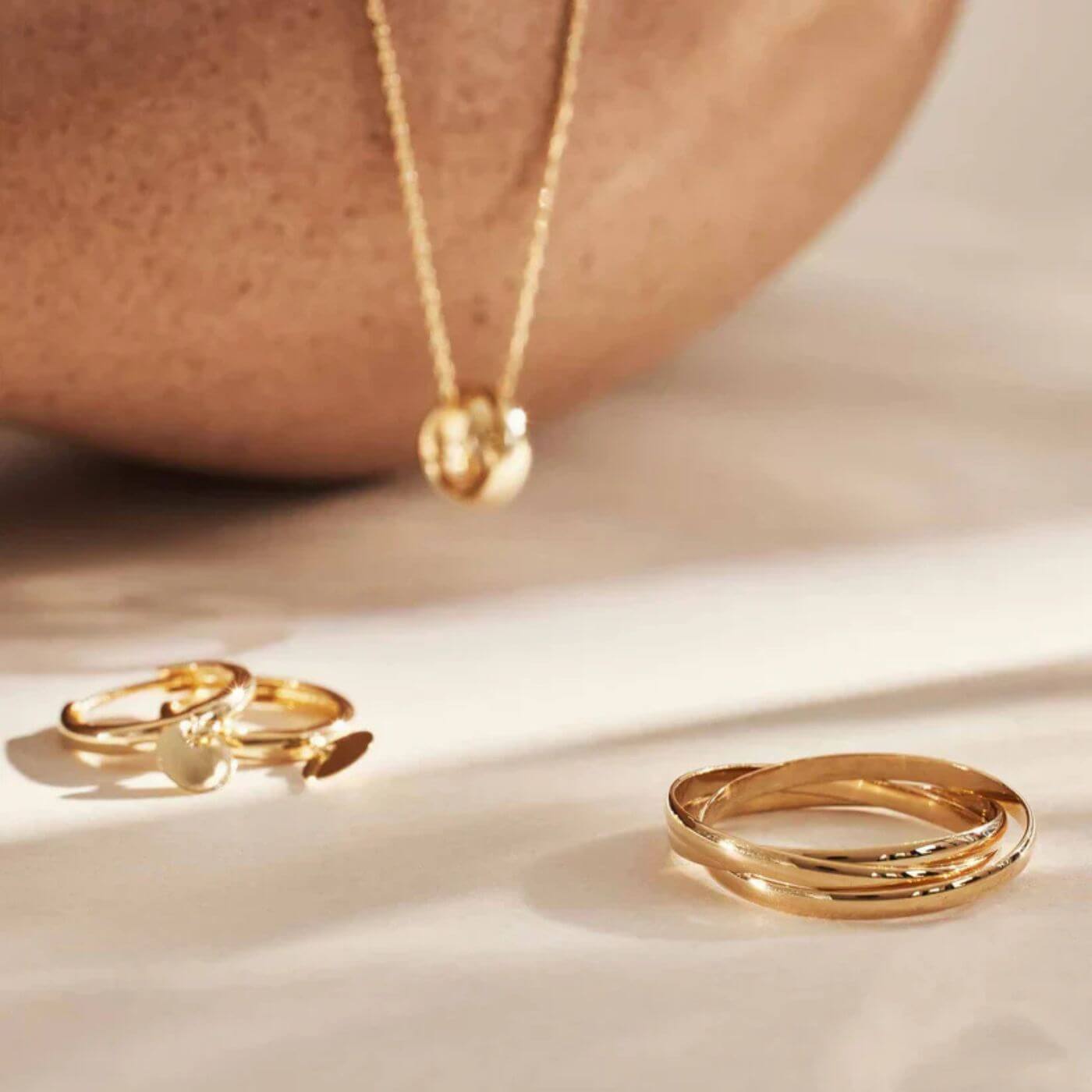 Gold Classic Interlocking Band Ring