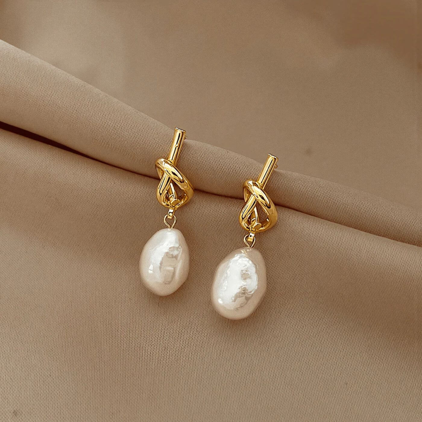 Gold Elegant Pearl Dangling Earrings