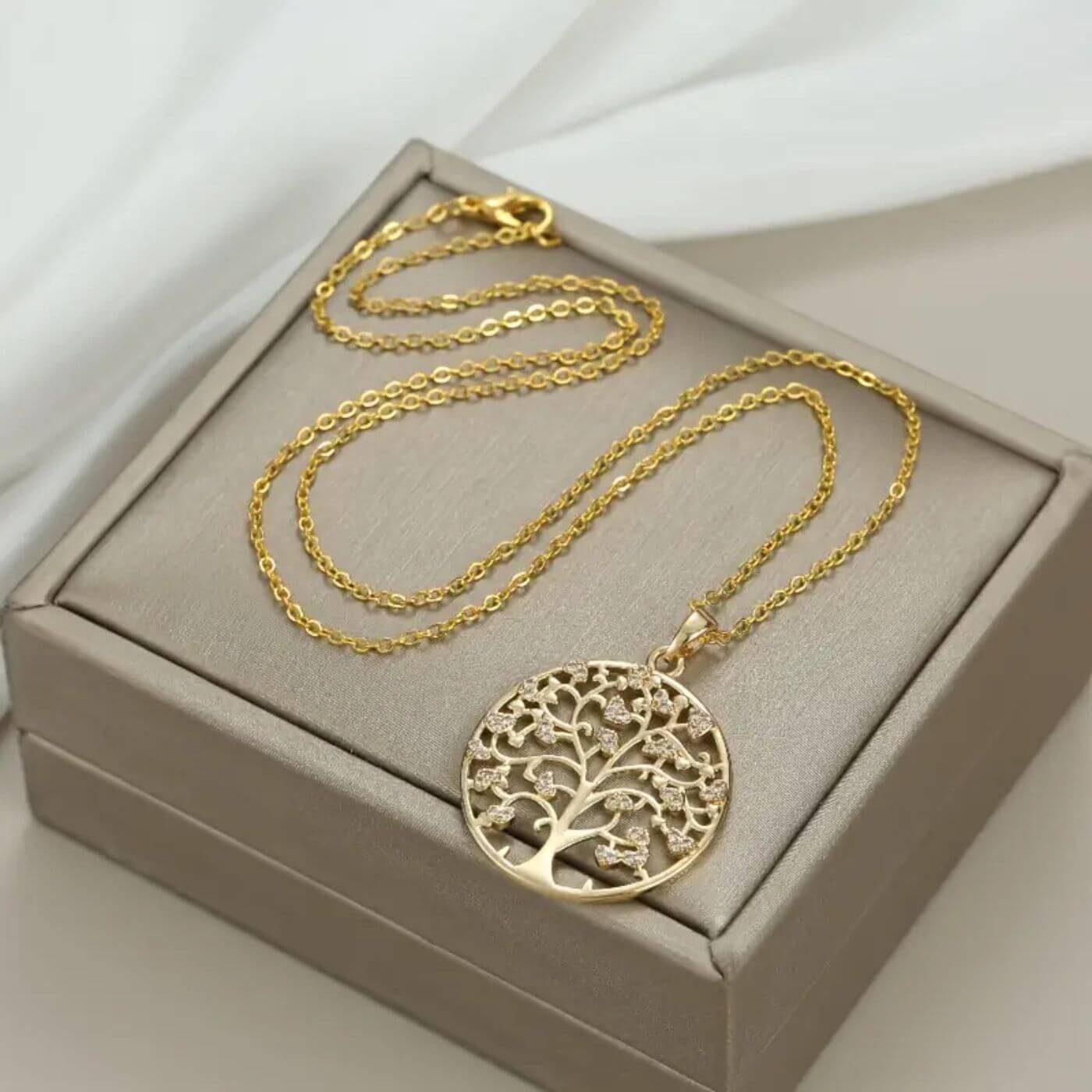 Gold Elegant Tree of Life Pendant Necklace