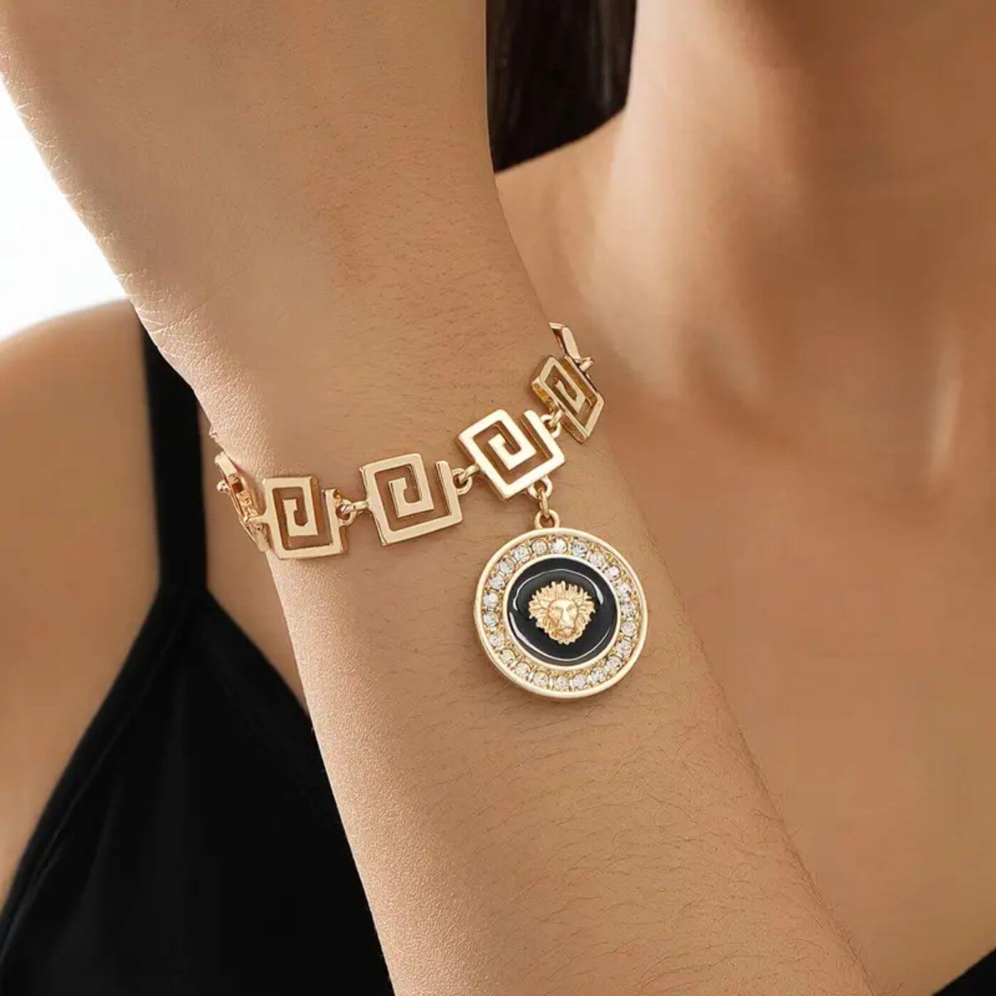 Gold Luxury Medallion Pendant Bracelet