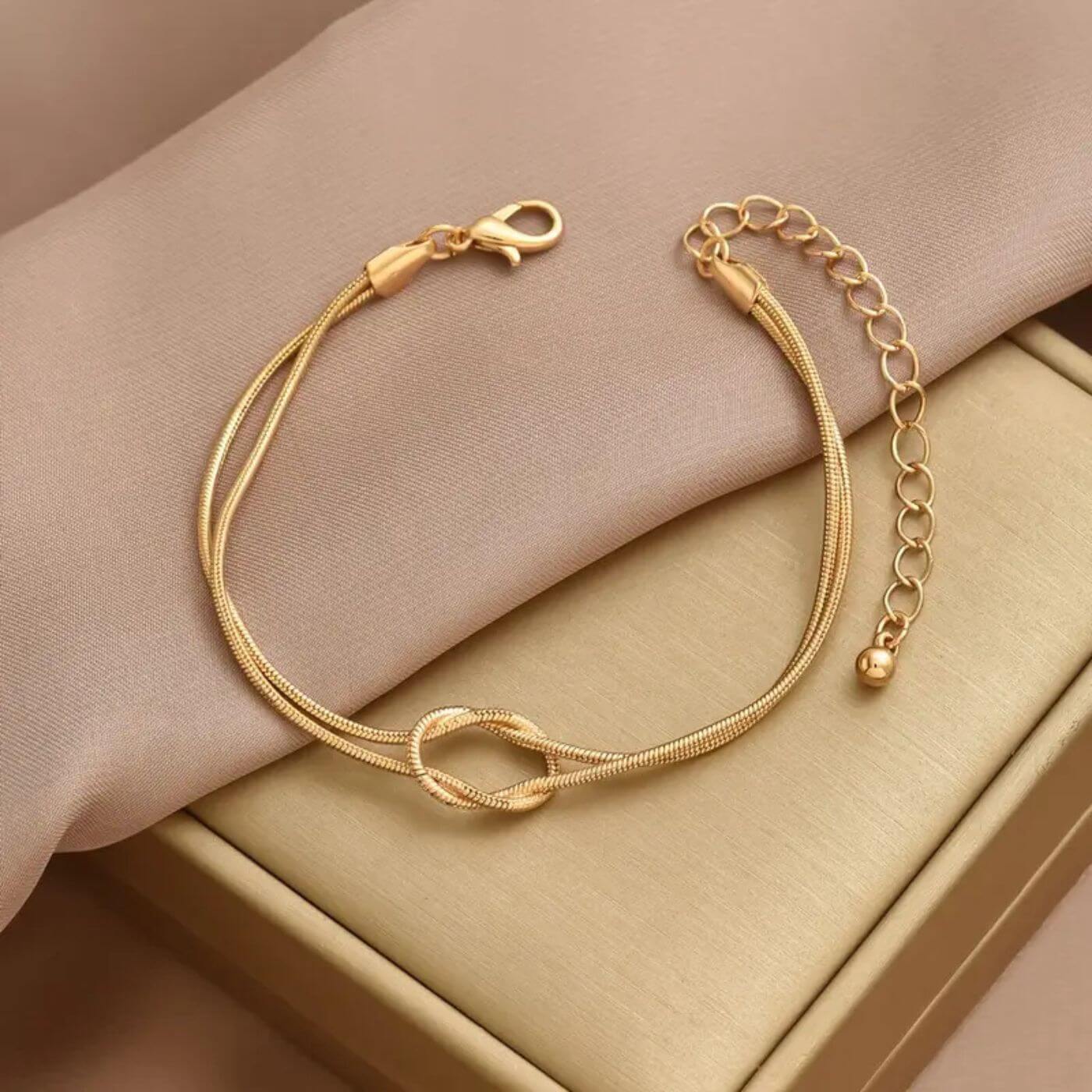 Gold Twisted Knot Chain Bracelet
