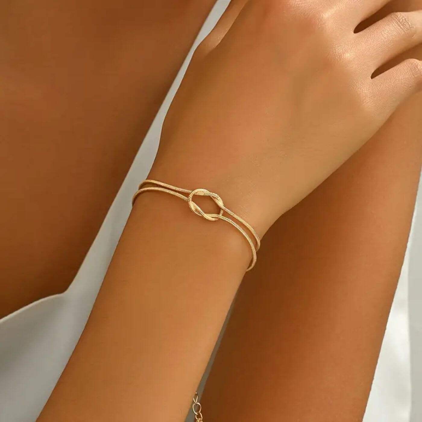 Gold Twisted Knot Chain Bracelet