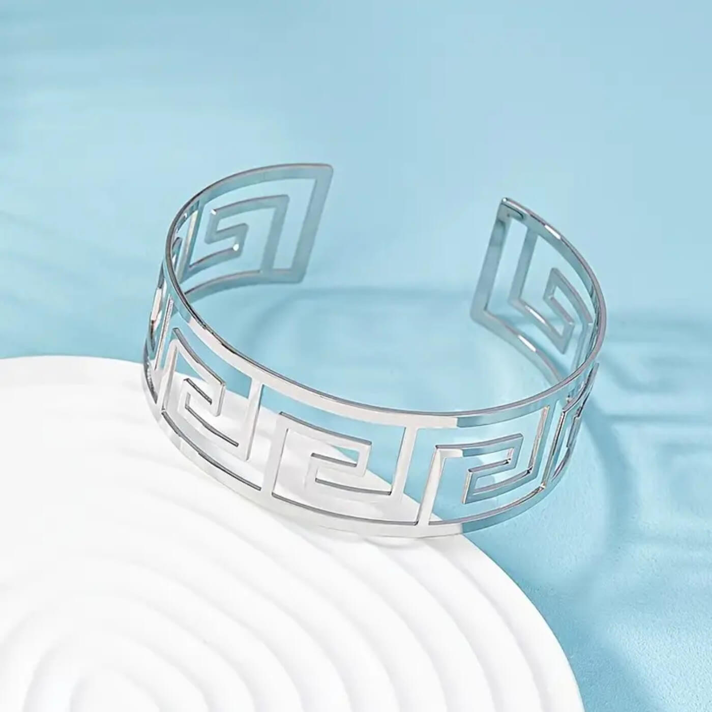 Golden Classic Pattern Cuff Set