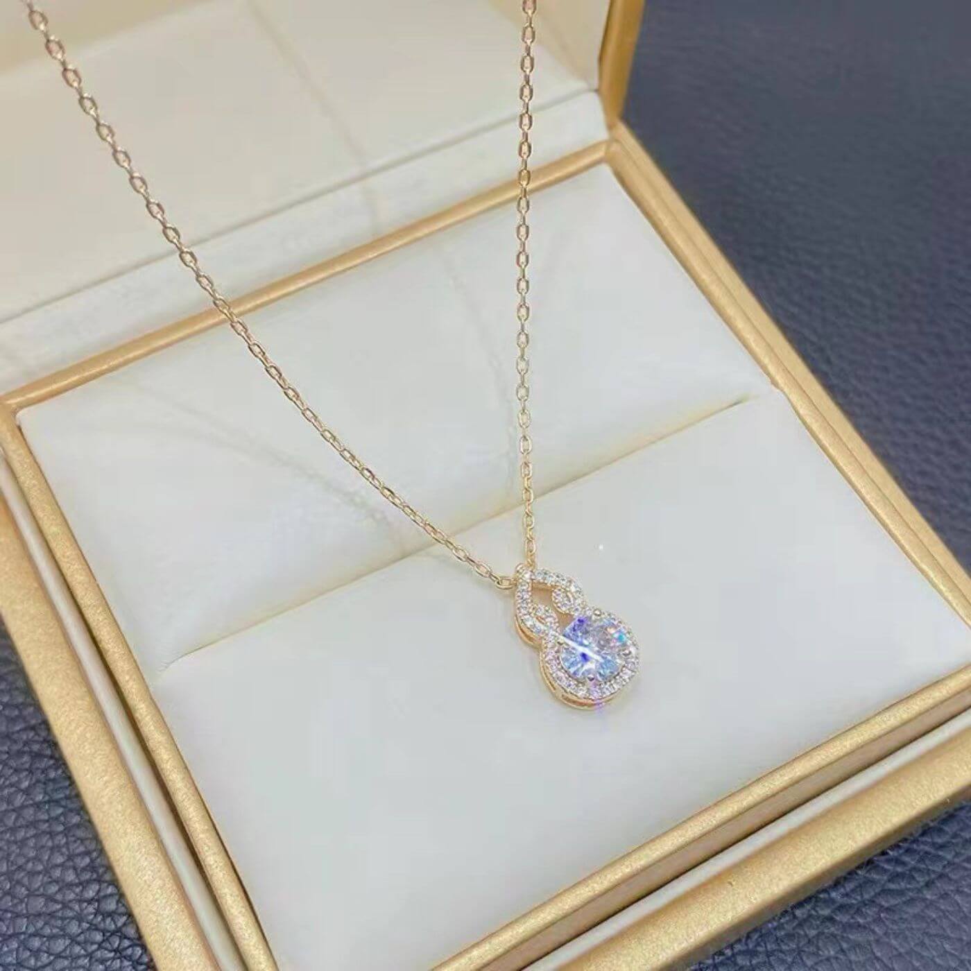 Luxury Crystal Gourd Pendant Necklace