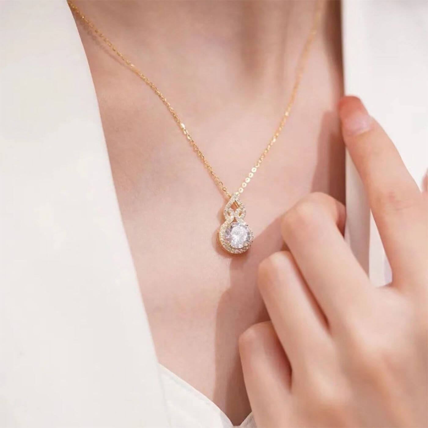 Luxury Crystal Gourd Pendant Necklace