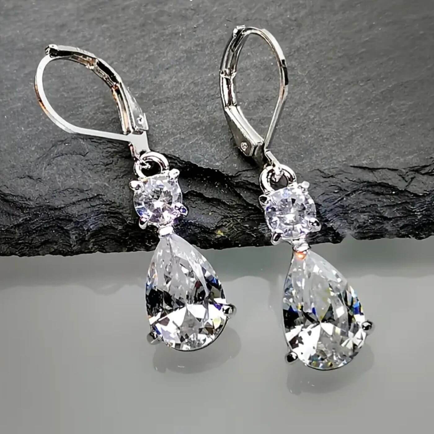 Luxury Crystal Teardrop Dangling Earrings