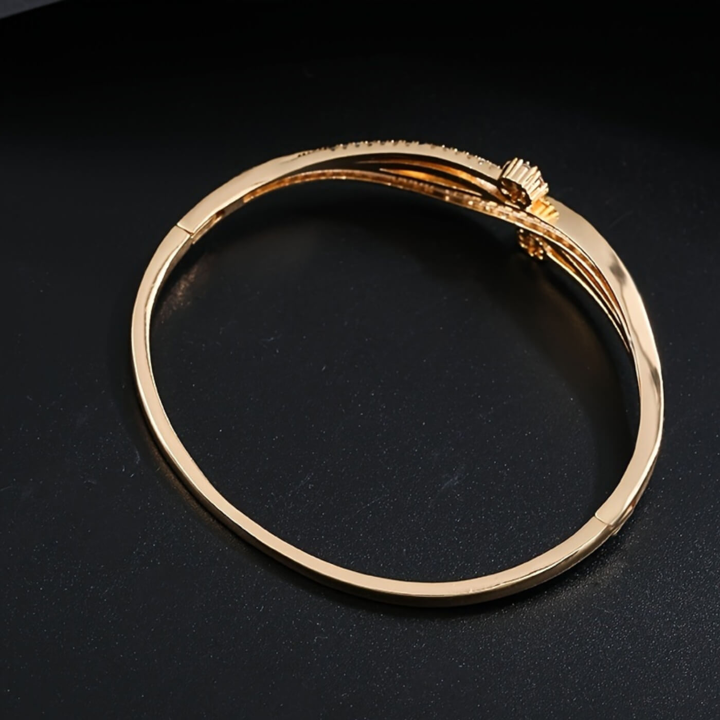 Luxury Crystal Twist Bracelet