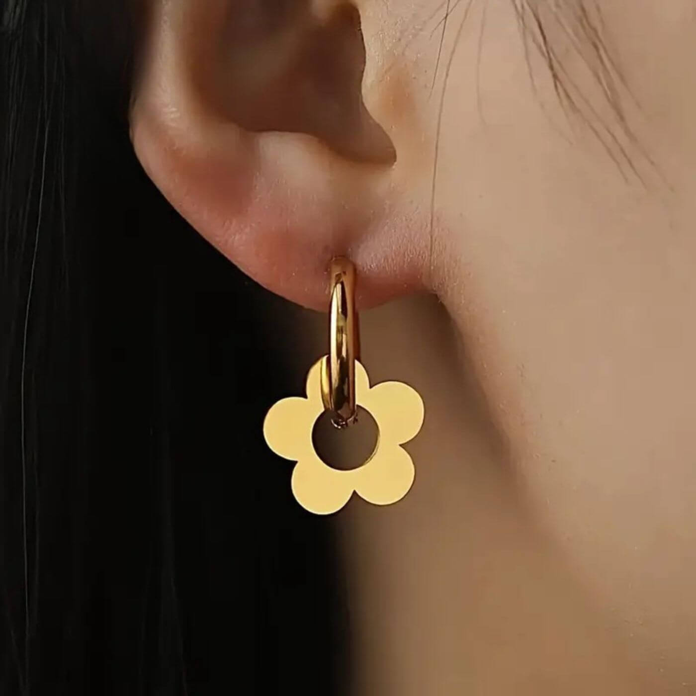 Luxury Gold Polished Flower Earrings