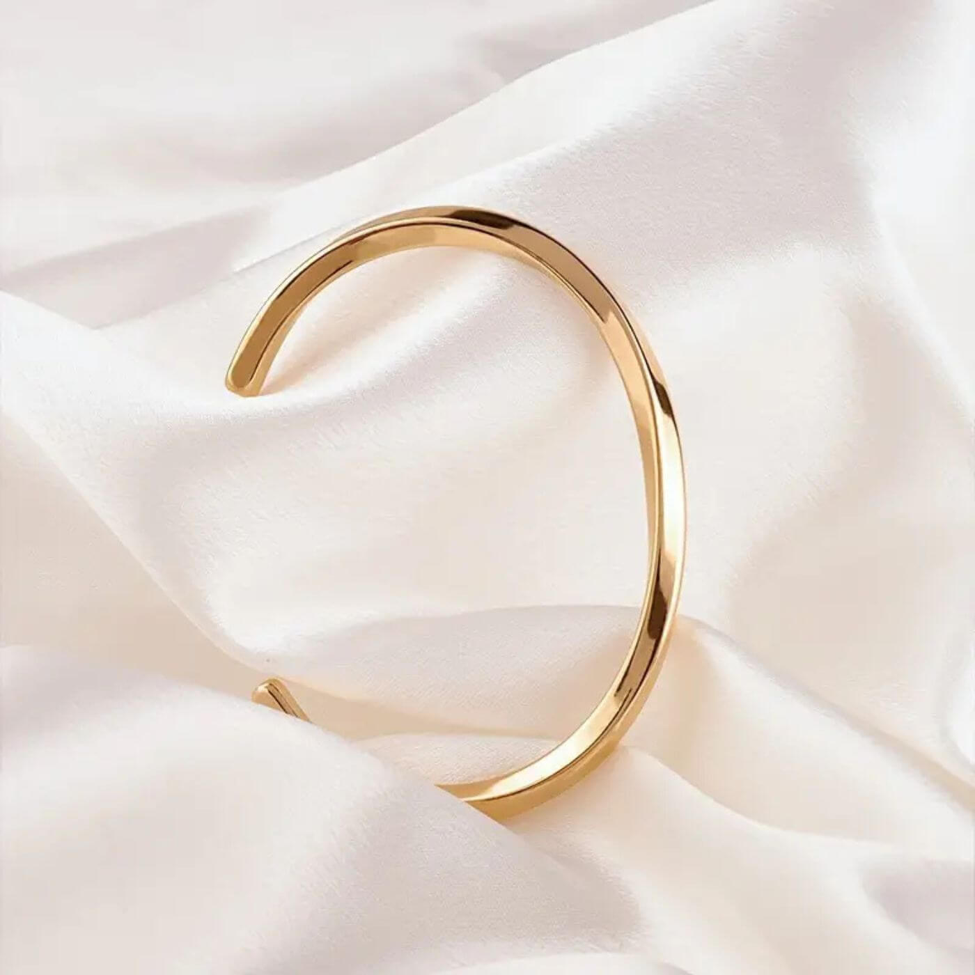 Refined Metallic Minimalist Cuff Bracelet