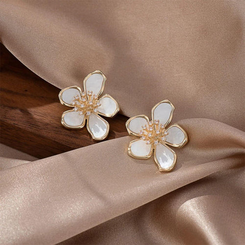 Refined Mother-of-Pearl Flower Earrings