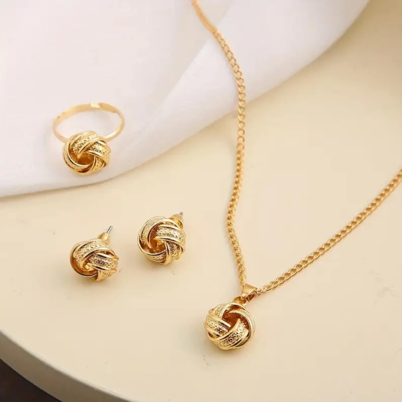 Royal Amber Knot Jewelry Set