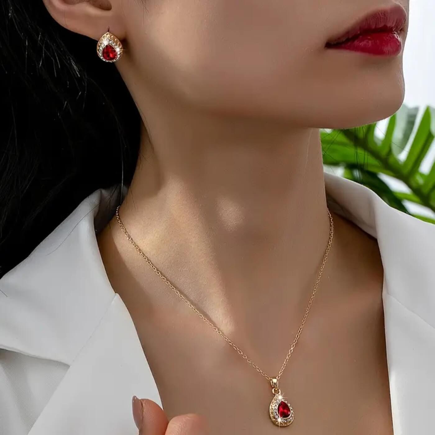 Royal Emerald Teardrop Jewelry Set