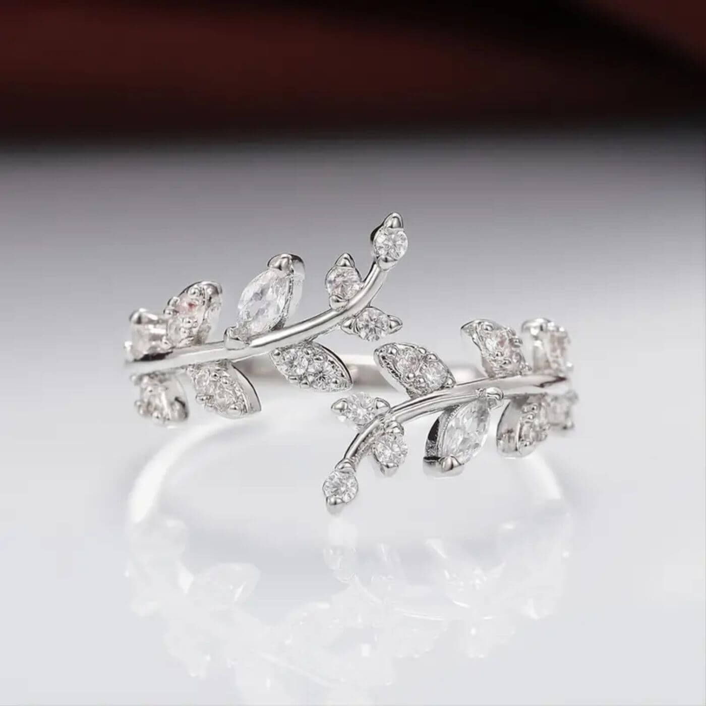 Royal Zirconia Adjustable Vine Pattern Ring